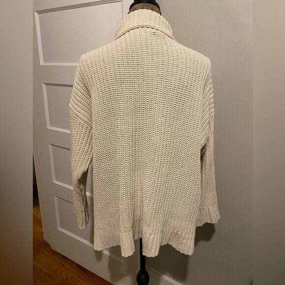 Aerie Cream Turtleneck Sweater - Picture 3 of 8